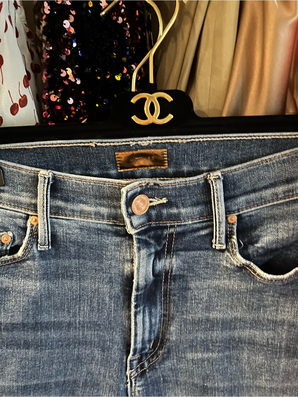 MOTHER JEANS ( THE WEEKENDER FRAY ) size 26 Jeans 💙💙